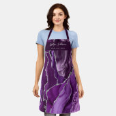 paarse schoonheidsdeskundige schort (Gedragen)