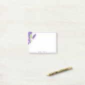 Paarse sering boeket gepersonaliseerd post-it® notes (Op bureau)