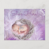  Paarse "Shes Here" Baby Geboorte Aankondiging (Voorkant)