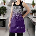 Paarse Silver Glitter Girly Monogram Naam Schort<br><div class="desc">Paarse en zilversparkle Glitter geborsteld Metaal Monogram Naam Apron. Dit maakt de perfecte liefhebbende 16 verjaardag,  bruiloft,  vrijgezellenfeest,  verjaardagsdag,  baby shower of vrijgezellenfeest voor iemand die van luxe glam en stijl houdt.</div>