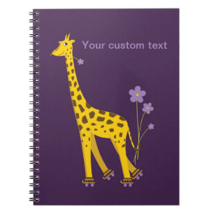Paarse Skating Funny Giraffe gepersonaliseerd Notitieboek