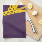 Paarse Skating Funny Giraffe gepersonaliseerd Theedoek (Quarter Fold)