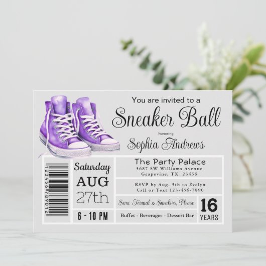 Paarse Sneaker Ball Verjaardagsfeest Schoenenlabel Kaart (Staand voorkant)