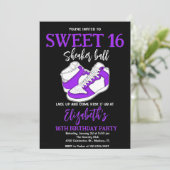 Paarse sneaker bash verjaardagsfeestje kaart (Staand voorkant)