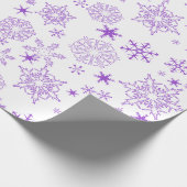 Paarse sneeuwvlokken cadeaupapier (Hoek)