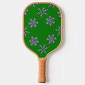 Paarse sneeuwvlokken op de groene handpalm pickleball paddle (Achterkant)