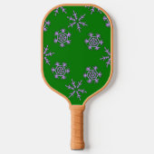Paarse sneeuwvlokken op de groene handpalm pickleball paddle (Voorkant)