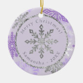 Paarse Snowflake Datum van de Aangepersonaliseerde Keramisch Ornament (Voorkant)