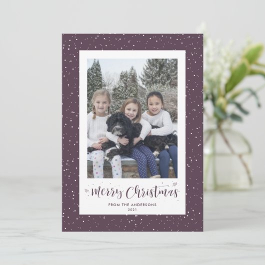 Paarse Snowy Snowflake Foto Merry kerstkaarten Feestdagenkaart (Staand voorkant)