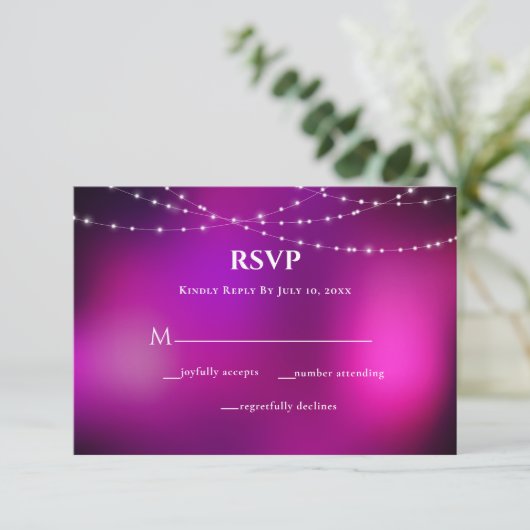 Paarse Sparkle Silver String Lights Wedding RSVP Kaartje (Staand voorkant)