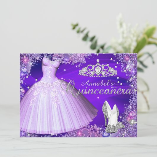 Paarse Sparkle Tiara & Dress Quinceanera nodigt ui Kaart (Staand voorkant)
