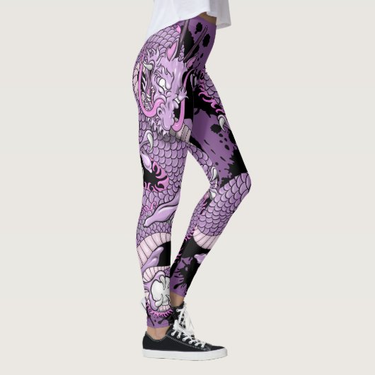 Paarse Splash Tattoo Dragon op Paarse Leggings (Rechts)