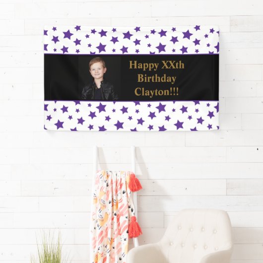 Paarse sterren met een bericht foto van de zondags spandoek (Insitu)