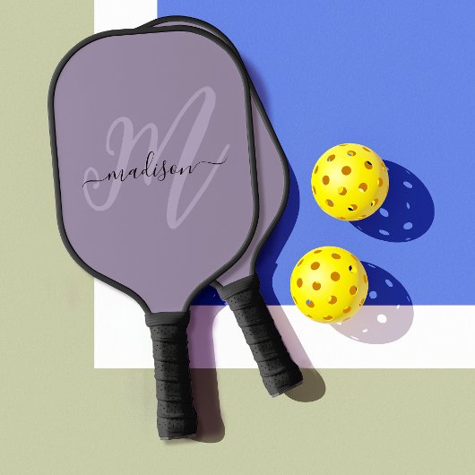 Paarse Stijlvolle Script Monogram en Naam Pickleball Paddle