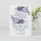 Paarse stoffige blauwe bloemen groen vrijgezellenf kaart (Staand voorkant)