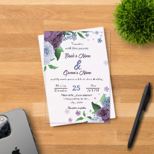 Paarse stoffige blauwe bloemen groene bladeren bru acryl uitnodigingen