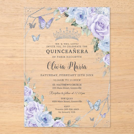 Paarse stoffige blauwe bloemenvlinders Quinceañera Acryl Uitnodigingen