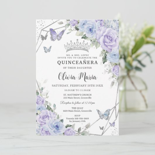 Paarse stoffige blauwe bloemenvlinders Quinceañera Kaart (Staand voorkant)
