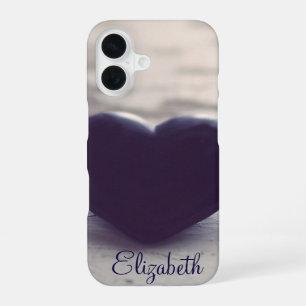 Paarse Stone Heart op natstrand Aangepast iPhone 16 Hoesje