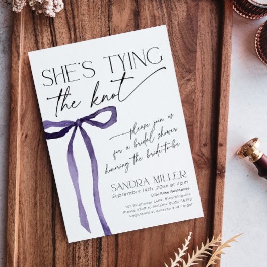 Paarse strik Ze bindt de knoop Gothic Vrijgezellen Kaart