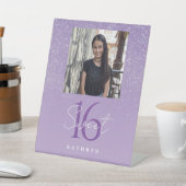 Paarse Sweet 16 Custom Name Foto Reclamebord Met Voetstuk (Insitu)