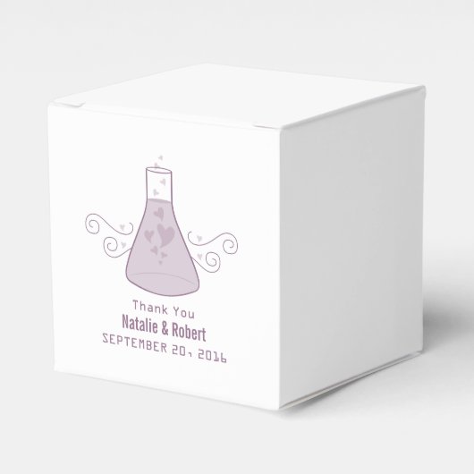 Paarse Sweet Chemistry Wedding Favor Boxes Bedankdoosjes (Voorkant Zijde)
