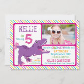 Paarse T-Rex Dinosaur Stripe Birthday Kaart (Voorkant)