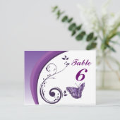 Paarse tapijten voor het tafelnummer (Staand voorkant)