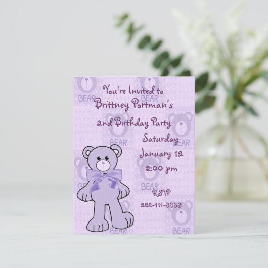 Paarse Teddy Bear Birthday Uitnodiging (Staand voorkant)