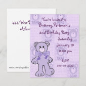 Paarse Teddy Bear Birthday Uitnodiging (Voorkant / Achterkant)