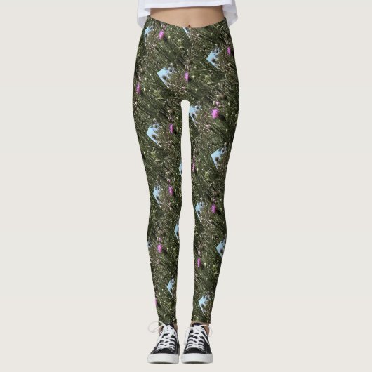 Paarse Thistle Wildflower Realiserende kunst Leggings (Voorkant)