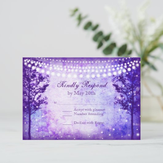 Paarse Trees String Lights Wedding RSVP-kaarten RSVP Kaartje (Staand voorkant)