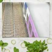 Paarse trein, spoorbaan, tunnel, reizen theedoek (Gevouwen)