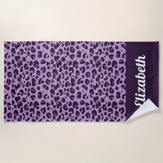 Paarse trendy luipaardprint met naam strandlaken (Voorkant)