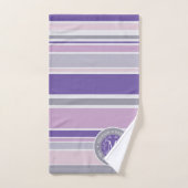 Paarse Trendy Strepen Monogram Krans Laurel Leaf Bad Handdoek (Handdoek)