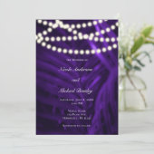 Paarse tropische palmbladeren en lightbruiloft kaart (Staand voorkant)