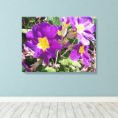 Paarse tuinbloemen canvas afdruk (Insitu (Houten vloer))