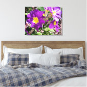 Paarse tuinbloemen canvas afdruk (Insitu (Slaapkamer))