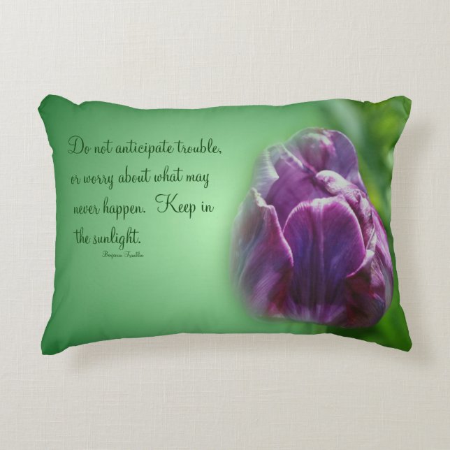 Paarse Tulip Life Attitude Quote Inspirerend Accent Kussen (Voorkant)