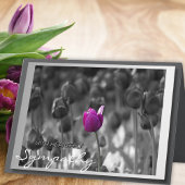 Paarse tulp met oprechte condoleances en sympathie kaart