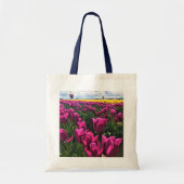Paarse Tulpen in een veld met een luchtballon Tote Bag (Voorkant)