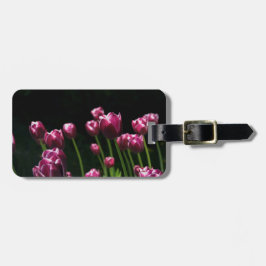 Paarse tulpen op zwart bagagelabel