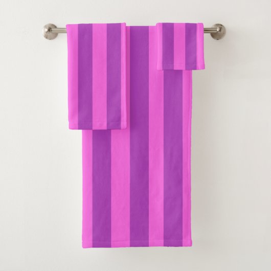 Paarse twee-tint strepen bad handdoek (Insitu)