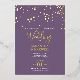Paarse typografie trouwkaart met folie stempel uitnodiging