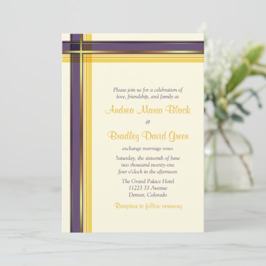 Paarse uitnodiging tot het uitzenden van weddensch (Staand voorkant)