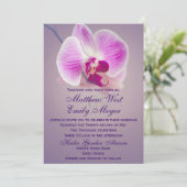 Paarse uitnodiging tot weddenschap met een orchide (Staand voorkant)