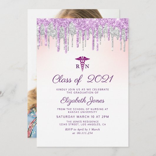 paarse uitnodiging voor afgestudeerden verpleegkun (Voorkant / Achterkant)