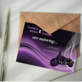 Paarse uitnodiging voor een bruiloft met motorfiet