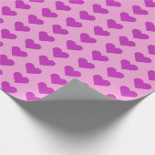 Paarse Valentijn's Day Love Hearts Cadeaupapier (Hoek)