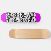 Paarse verfspatten schedels zwart skateboard deck (Horizontaal)